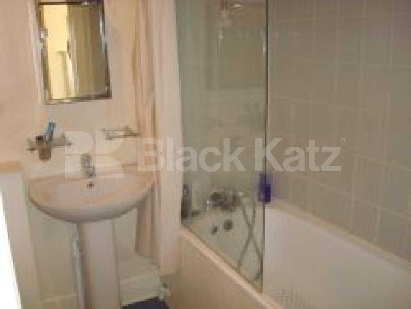 			New Instrction, 3 Bedroom, 1 bath, 1 reception Flat			 Burton Street, RUSSEL SQUARE